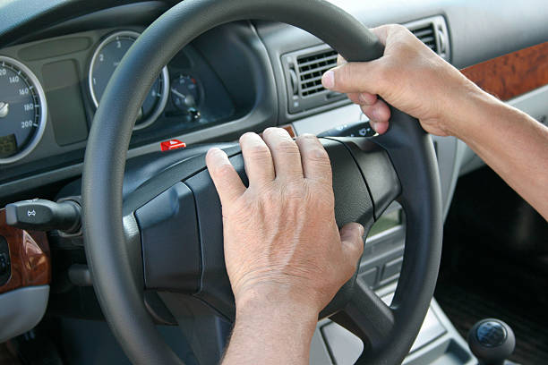 señal de automóviles - learning to drive gauge car piloting fotografías e imágenes de stock