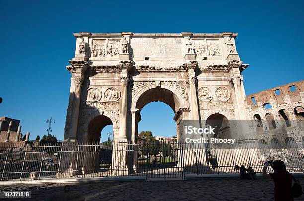 Arco Di Constantin - Fotografie stock e altre immagini di Anfiteatro - Anfiteatro, Antica Roma, Antica civiltà