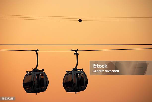 Dubai Tram - Fotografie stock e altre immagini di Dubai - Dubai, Funicolare, Ambientazione esterna