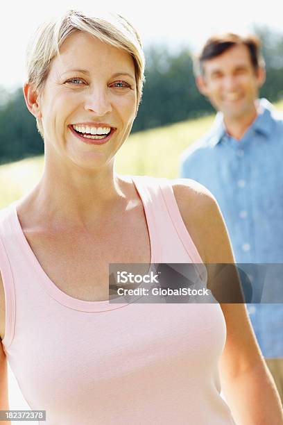 인물 사진 웃는 여자 남편 유클리드의 등근육 2명에 대한 스톡 사진 및 기타 이미지 - 2명, 30-34세, 30-39세