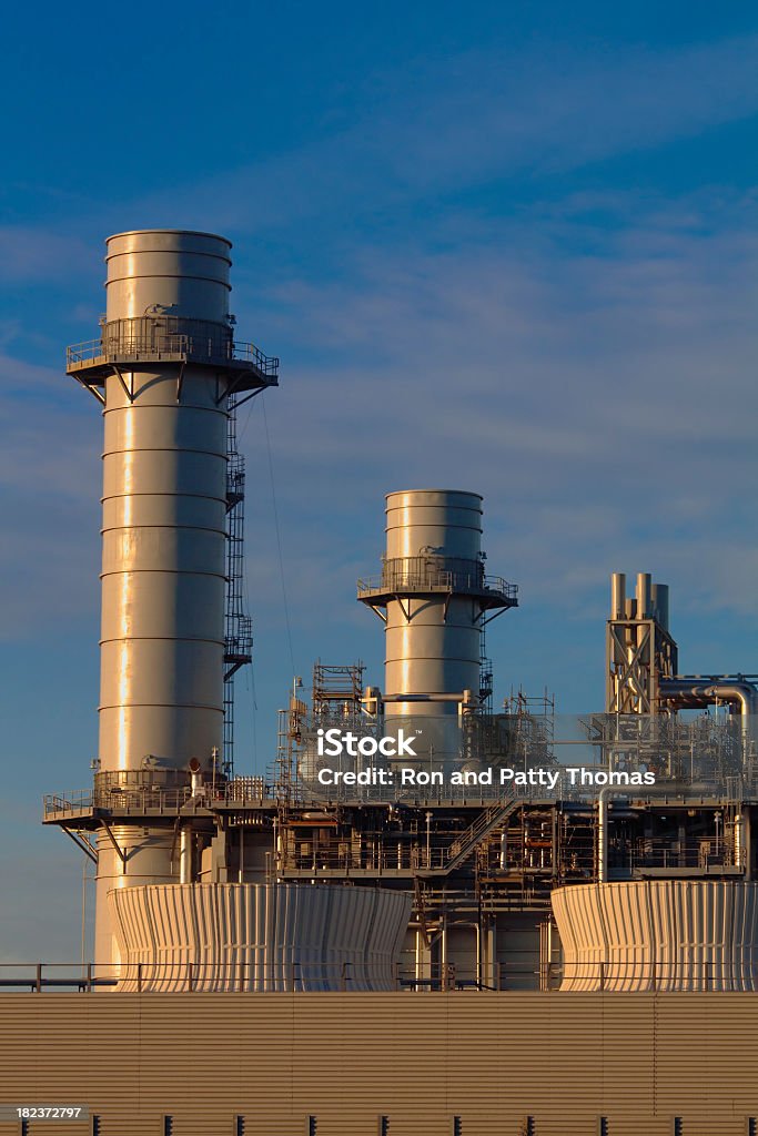Impianto di alimentazione di turbine Gas centrale - Foto stock royalty-free di Ambiente