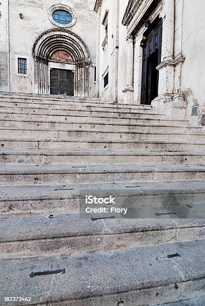Igreja Escadaria - Fotografias de stock e mais imagens de Antigo - Antigo, Ao Ar Livre, Arcaico