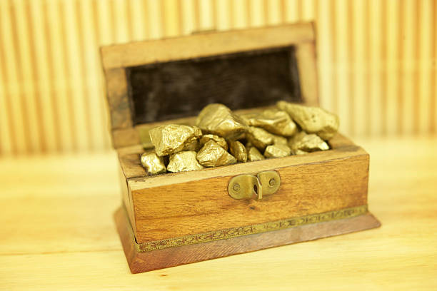istock Antique chest full of gold 182373617