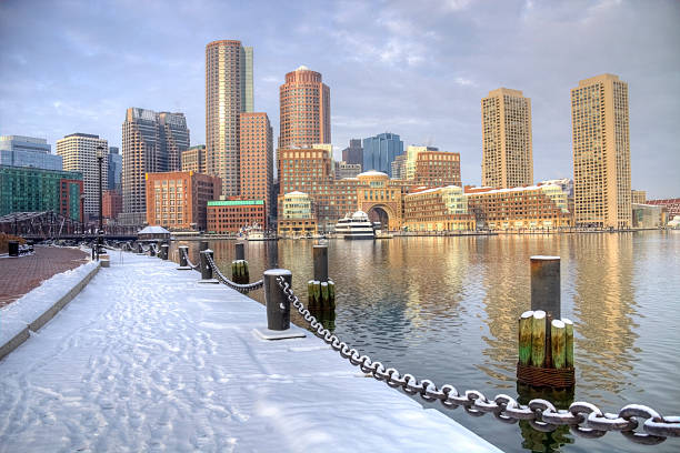 зима в бостон, массачусетс - boston winter snow massachusetts стоковые фото и изображения