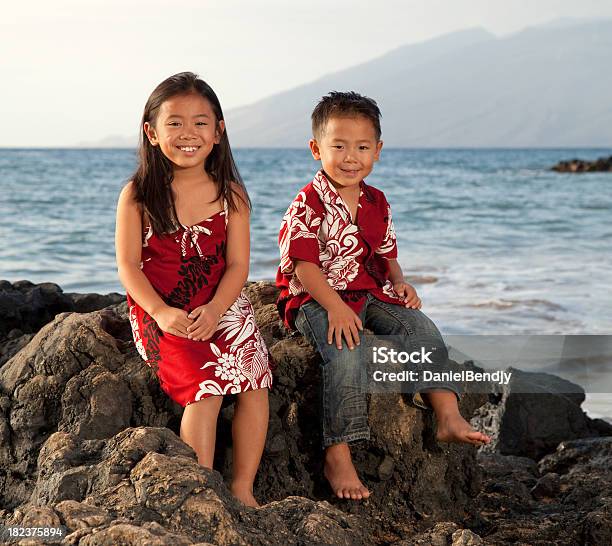 Photo libre de droit de Hawaiian Les Enfants banque d'images et plus d'images libres de droit de Assis - Assis, Bonheur, Destination de voyage