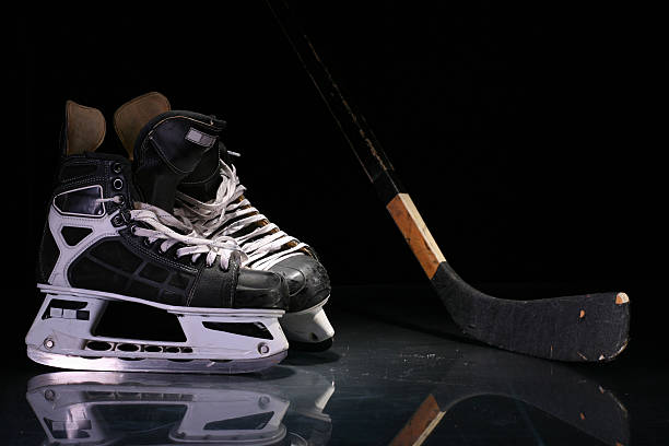 istock Hockey equipment 182376398