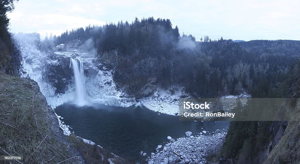 Snoqualmie Falls congelado Panorama - Foto de stock de Catarata Snoqualmie royalty-free