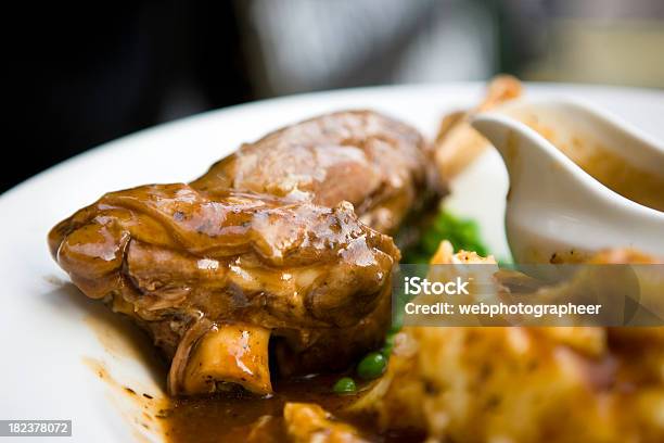 Carne De Carneiro - Fotografias de stock e mais imagens de Alimentação Saudável - Alimentação Saudável, Almoço, Assado