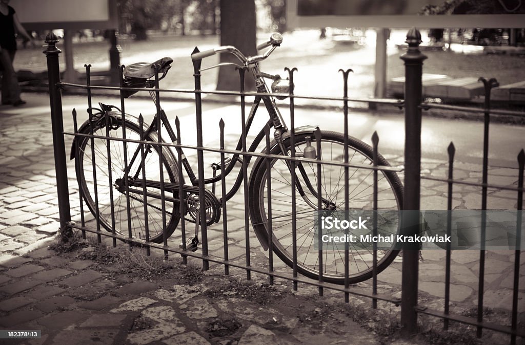 Stary rower - Zbiór zdjęć royalty-free (Bicykl)