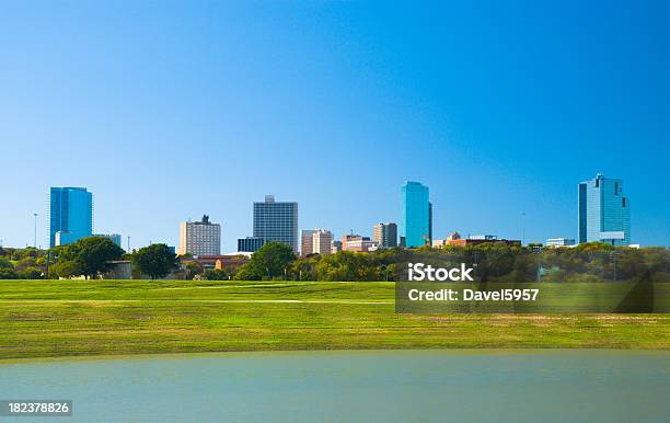 Fort Worth 스카이라인과 강의 0명에 대한 스톡 사진 및 기타 이미지 - 0명, 강, 강둑
