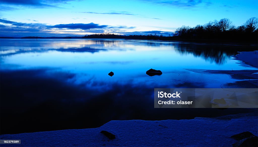 Закат над Полярный Озеро - Стоковые фото Белый роялти-фри