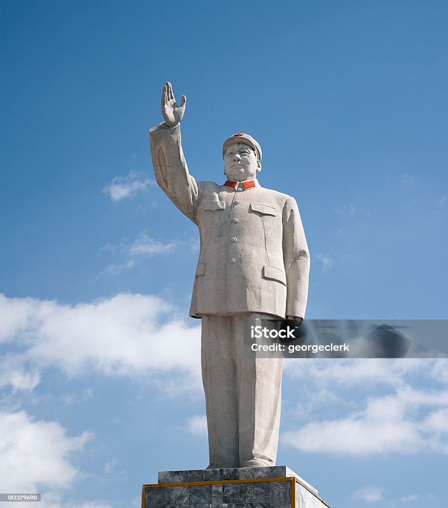 Chairman Mao Zedong of China Statue Historic statue to Mao Zedong (or Tse-tung) in the Chinese city of Lijiang.  Mao Zedong was the leader of the Communist Party of China from the inception of the People' Republic of China in 1949 until his death in 1976. Mao Tse-tung Stock Photo