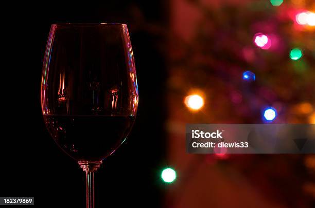 Vino En Navidad Foto de stock y más banco de imágenes de Bebida alcohólica - Bebida alcohólica, Celebración - Acontecimiento, Colorido