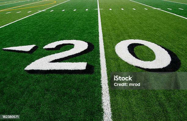 Linea Delle 20 Iarde - Fotografie stock e altre immagini di Ambientazione esterna - Ambientazione esterna, Bianco, Campo da football americano