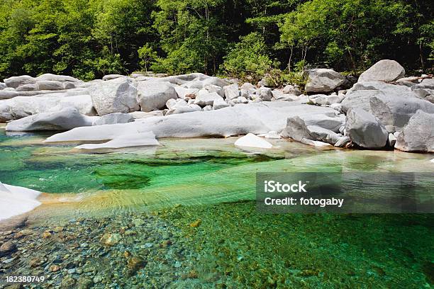 Verzasca River Stockfoto und mehr Bilder von Canyon - Canyon, Fels, Felsblock