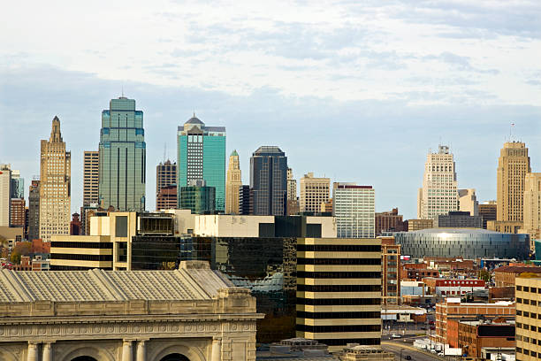 istock Kansas City Skyline 182381020