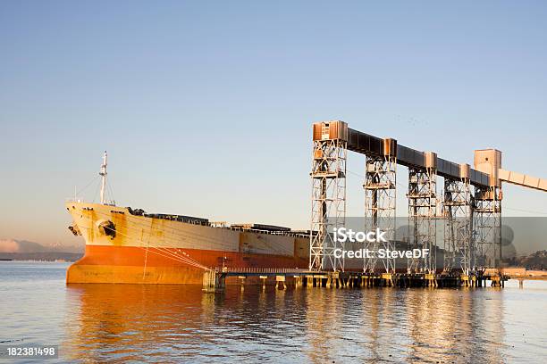 Nascer Do Sol De Navio De Carga De Grãos - Fotografias de stock e mais imagens de Agricultura - Agricultura, Cereal, Estado de Washington