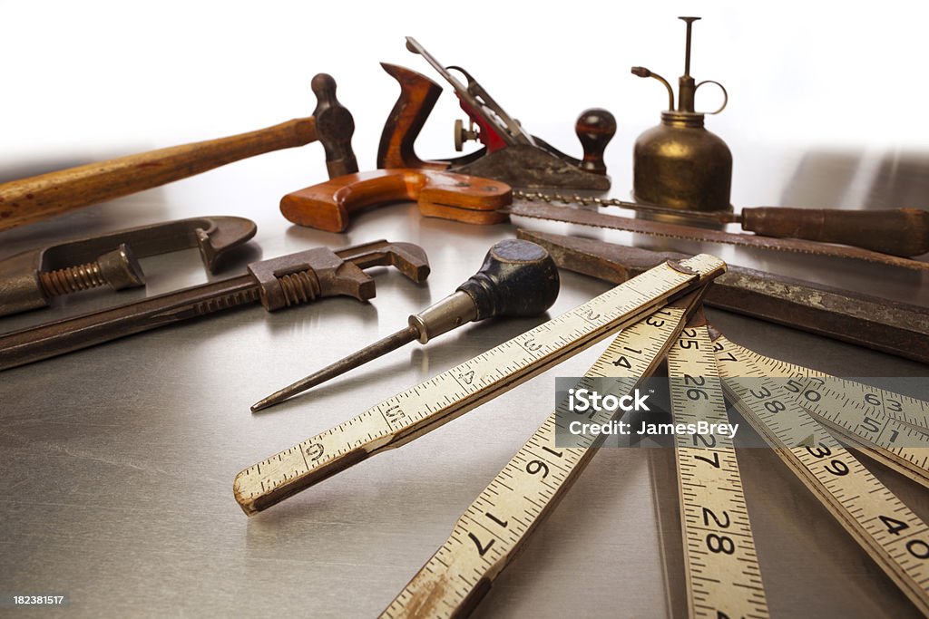 La artesanía: Las herramientas manuales en taller - Foto de stock de Abrazadera libre de derechos