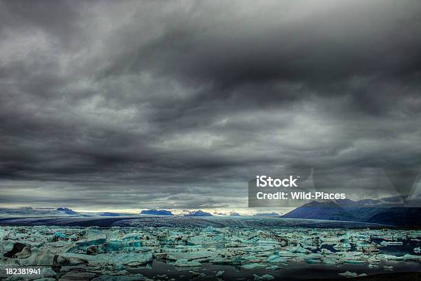 Jökulsarlon - Fotografie stock e altre immagini di Circolo Artico - Circolo Artico, Freddo, Nuvoloso
