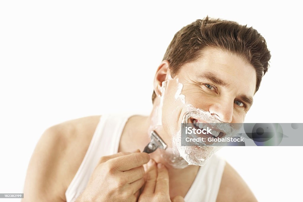 Felice metà adulto uomo barba con Rasoio - Foto stock royalty-free di Radersi