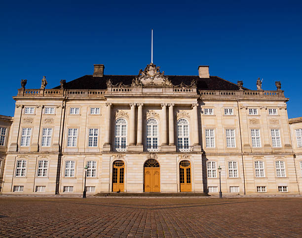 istock Amalienborg Palace, Copenhagen 182384573