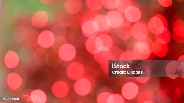 Sfocato Luci Di Natale - Fotografie stock e altre immagini di Composizione orizzontale - Composizione orizzontale, Evento festivo, Festività pubblica
