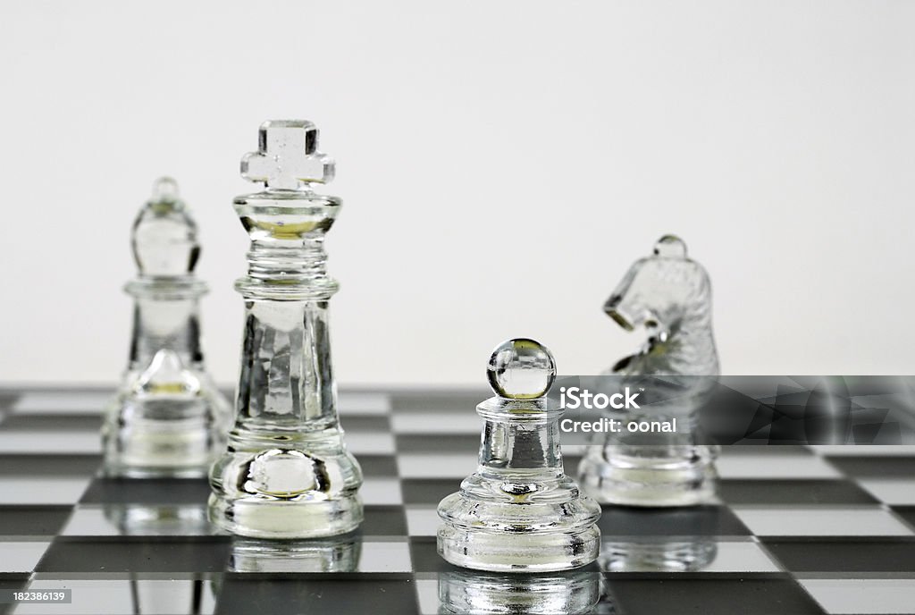 Pièces d'échecs en verre - Photo de Couleur argentée libre de droits