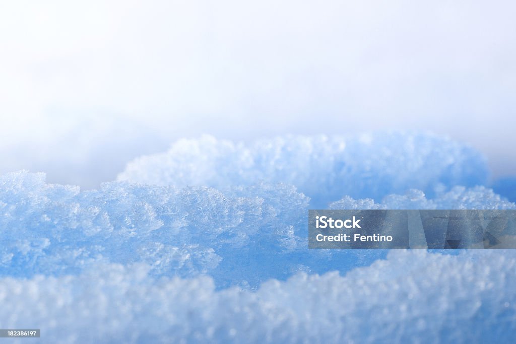 Cristaux de glace bleue. - Photo de Neige fondue libre de droits