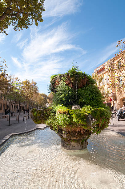 istock Aix en Provence Fountain 182386551