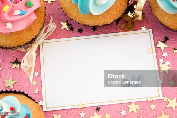 Strona Cupcakes - zdjęcia stockowe i więcej obrazów Fotografika - Fotografika, Rama, Urodziny