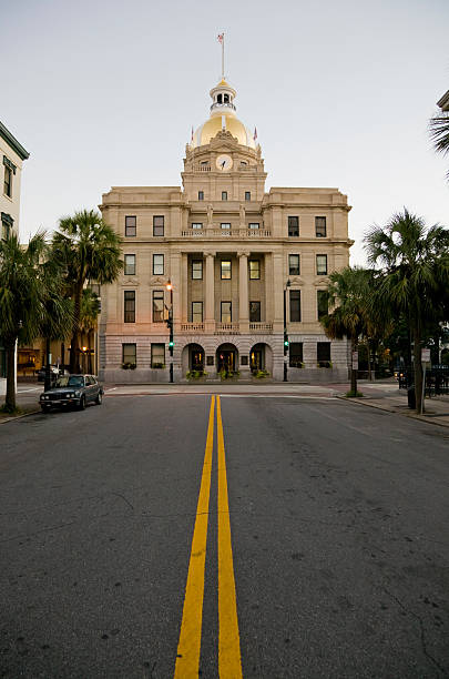 istock Savannah city hall 182387279