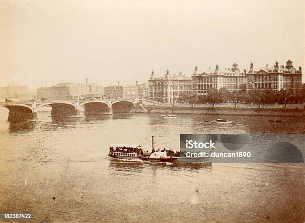 Tamizy I London Bridge - zdjęcia stockowe i więcej obrazów Prom - Prom, Styl XIX wieku, Tamiza