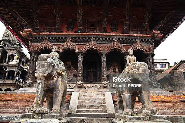 Praça Durbar De Patan - Fotografias de stock e mais imagens de Animal - Animal, Arcaico, Arqueologia