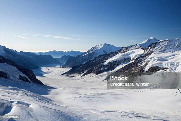 Ghiacciaio Dellaletsch Nella Luce Del Primo Mattino Di Jungfraujoch In Svizzera - Fotografie stock e altre immagini di Ghiacciaio dell'Aletsch