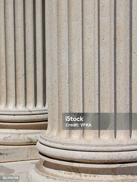 Columnas Foto de stock y más banco de imágenes de Arquitectura - Arquitectura, Arquitectura exterior, Blanco - Color