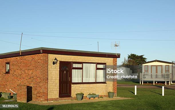 Chalet En Un Edificio De Ladrillos Caravana Parkreino Unido Foto de stock y más banco de imágenes de Aire libre