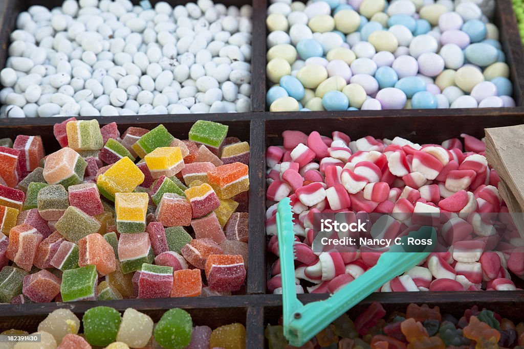 Variedade de doces em vendedor de rua, carrinho, México - Foto de stock de Alimentação Não-saudável royalty-free