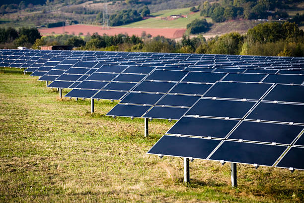 istock Solar Farm in the Countryside 182391708