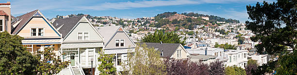カリフォルニアのヴィラヴァレイ郊外の丘のパノラマに広がるレジデンスサンフランシスコ - roof row house house san francisco county ストックフォトと画像