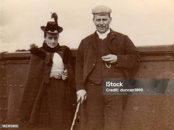 Photo libre de droit de Victorian Couple banque d'images et plus d'images libres de droit de Photographie - Photographie, Tirage photographique, Style victorien