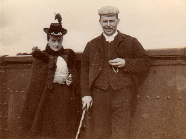 Victorian Couple Vintage photograph of Victorian / Edwardian couple circa 1890 to 1900 edwardian style photos stock pictures, royalty-free photos & images