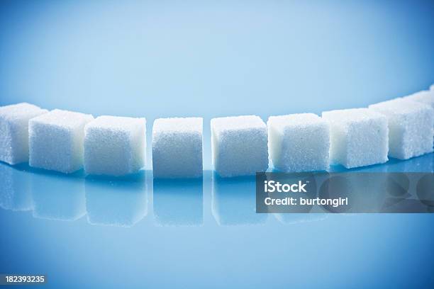 Grumos De Açúcar - Fotografias de stock e mais imagens de Abstrato - Abstrato, Aditivo alimentar, Azul