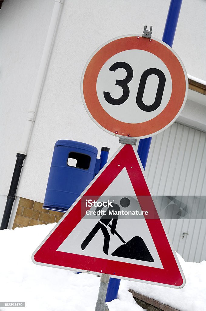 Schild: Arbeiten in Bearbeitung - Lizenzfrei 30 Kilometer Stock-Foto