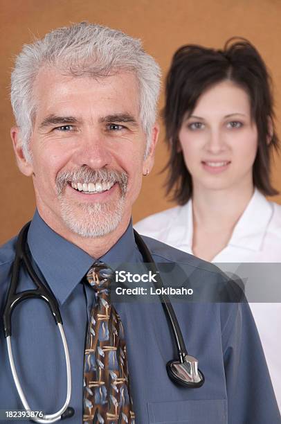 Foto de Equipe Médica e mais fotos de stock de Adulto - Adulto, Conceito, Cuidado