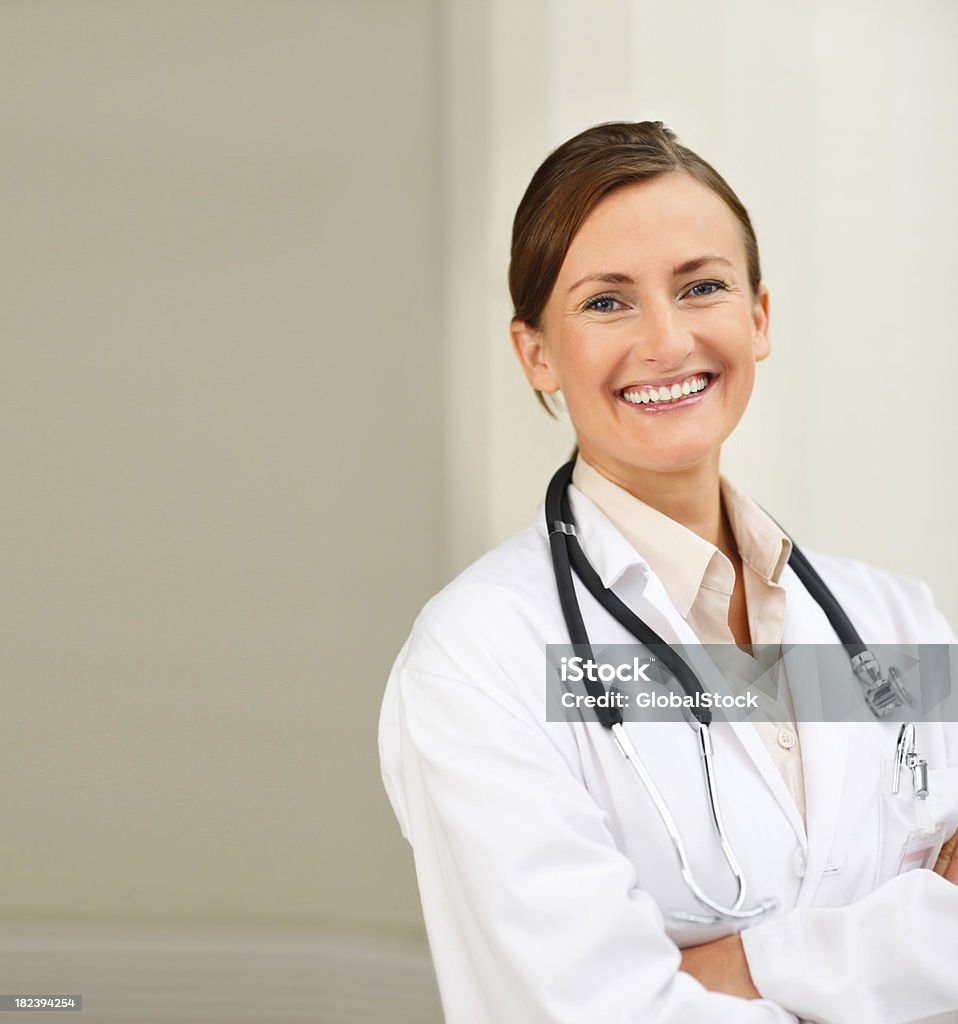 Confiante Jovem médico a sorrir - Royalty-free 20-24 Anos Foto de stock