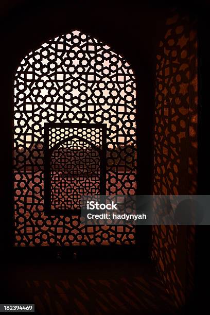 Мраморная Экран Окно В Humayuns Tomb — стоковые фотографии и другие картинки Тень - Тень, Фоновые изображения, Абстрактный