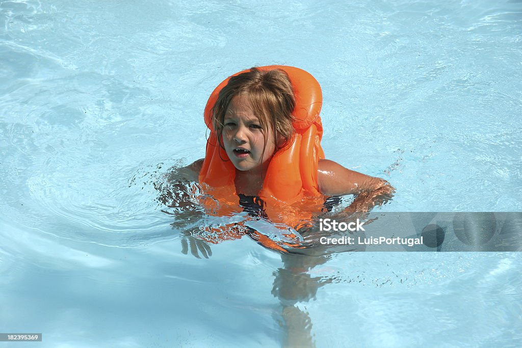 Garota na piscina - Foto de stock de Atividades de Fins de Semana royalty-free