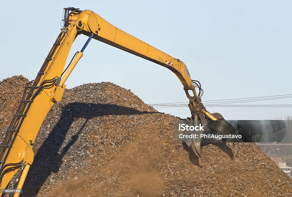 Grue avec barres déchiré Ferraille pièce jointe de tri - Photo de Acier libre de droits