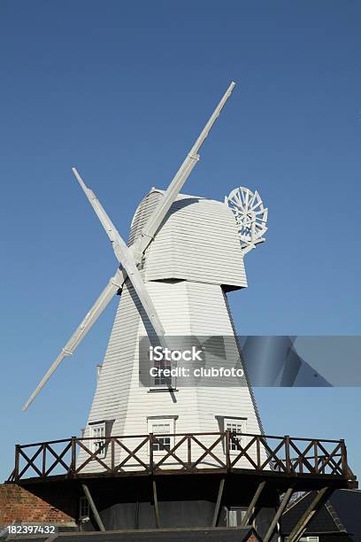 Wiatrak W Żyto East Sussex Anglia Wielka Brytania - zdjęcia stockowe i więcej obrazów Anglia