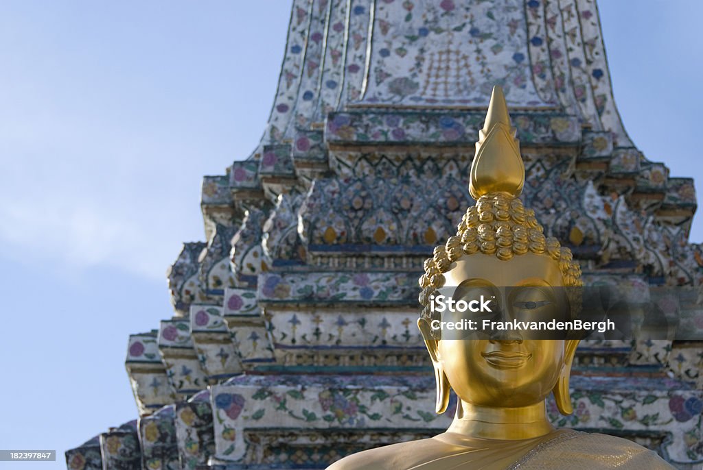 Buda y por estupa - Foto de stock de Asia libre de derechos
